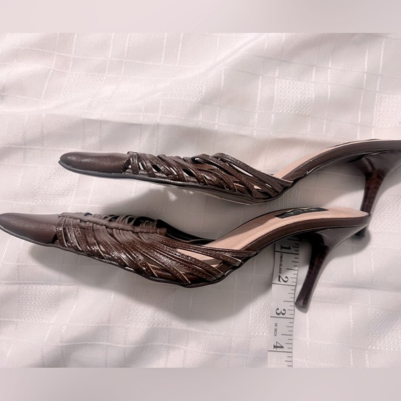 N.Y.L.A 2.5” Heels Size 7 Brown - Picture 5 of 6